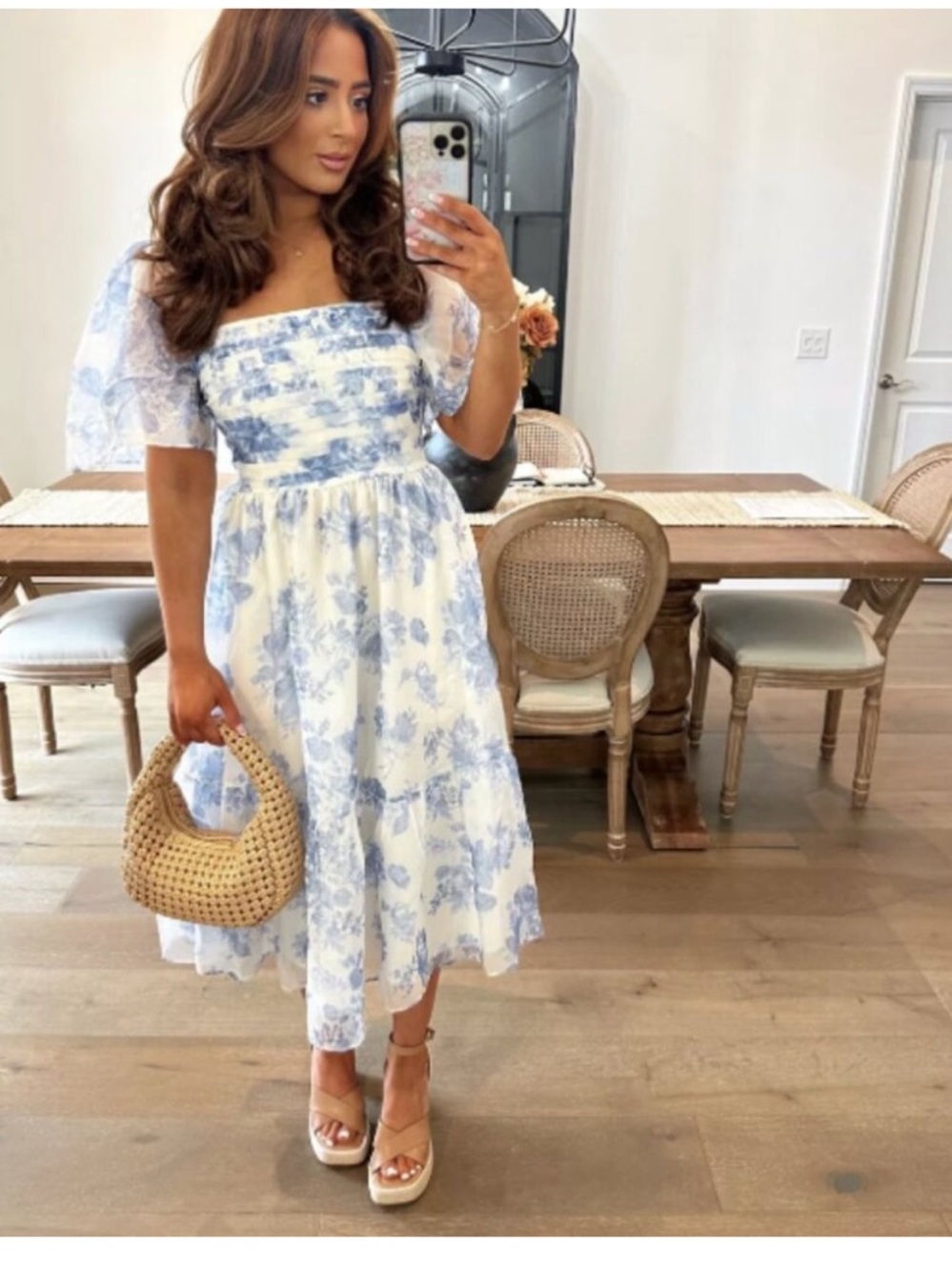 Abercrombie Emerson Angel Sleeve
Midi Dress in Blue Floral M - Picture 2 of 11
